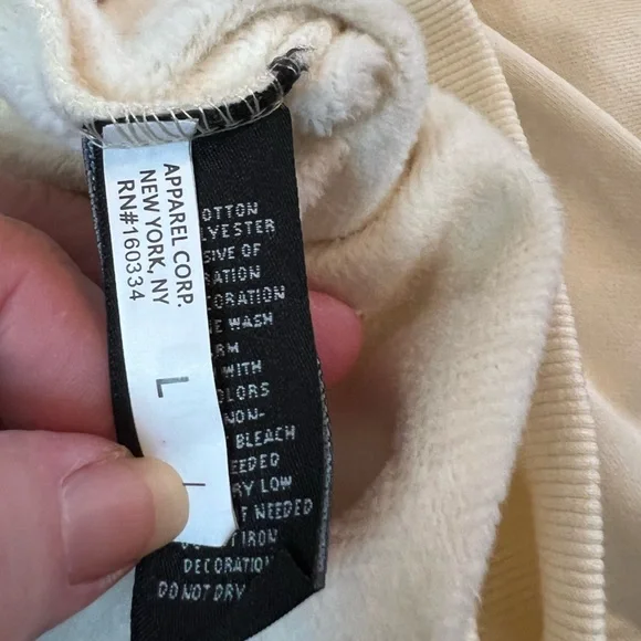 NHL Tampa Bay Lightning Cream Women's Cropped Sweatshirt, EUC, Size L - Picture 5 of 6